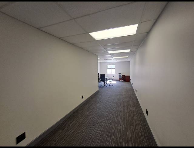 70M² OFFICE TO LET IN DUNKELD WEST